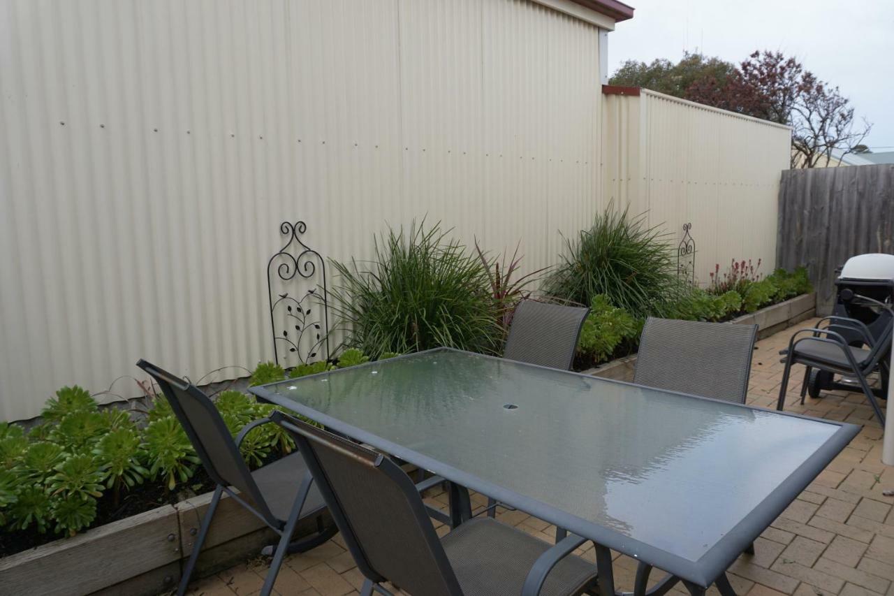 Ashmont Motel And Apartments Port Fairy Dış mekan fotoğraf